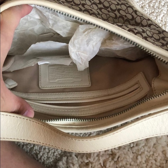 Coach white leather and monogram canvas hobo bag - Picture 4 of 6